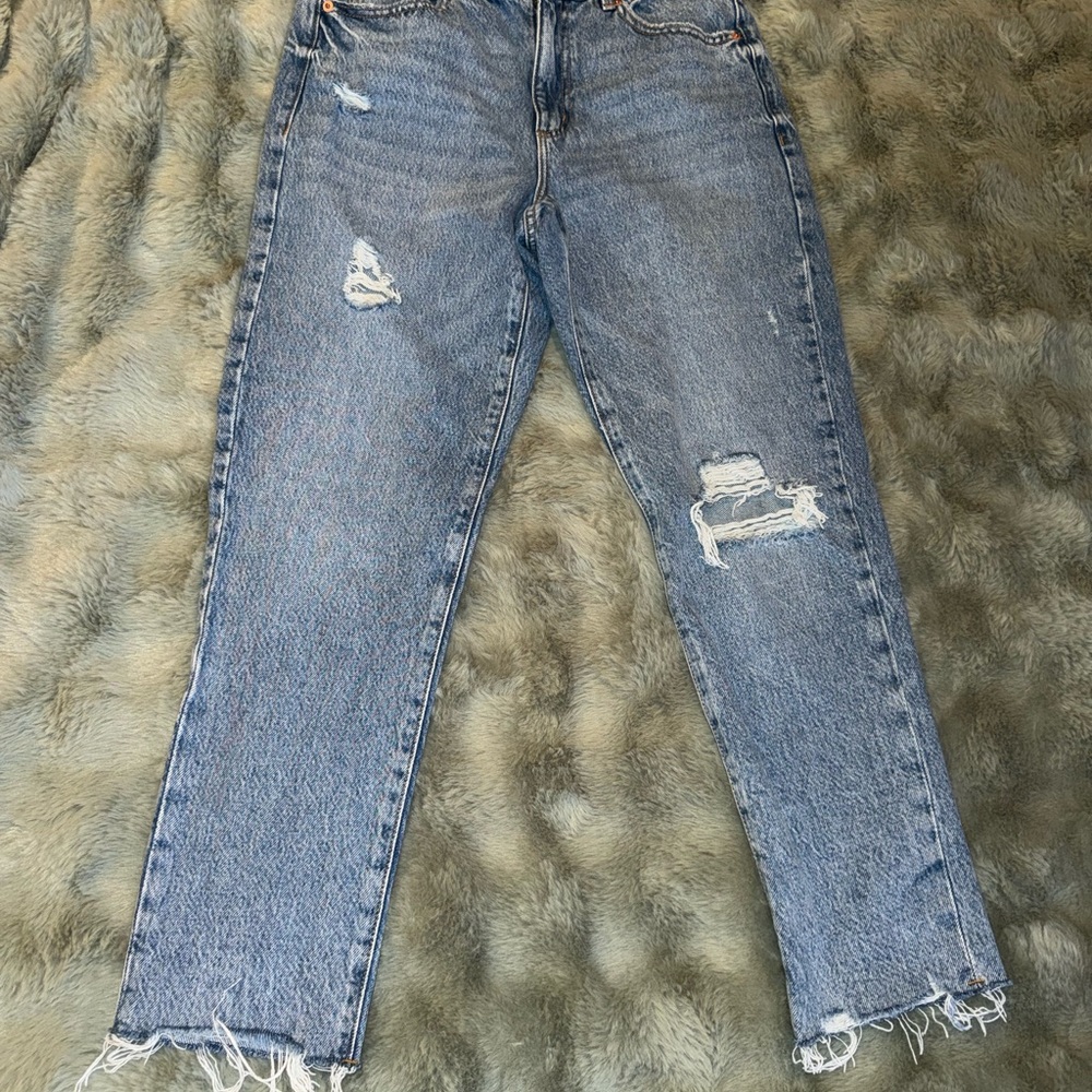 Garage distressed Mom Jeans